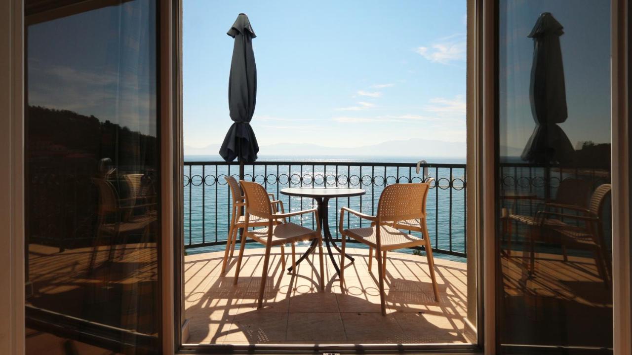 Apartments On The Beach-Drvenik Drvenik  Extérieur photo