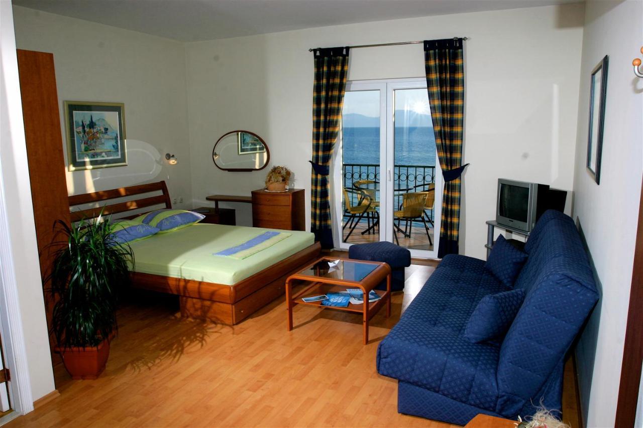 Apartments On The Beach-Drvenik Drvenik  Extérieur photo